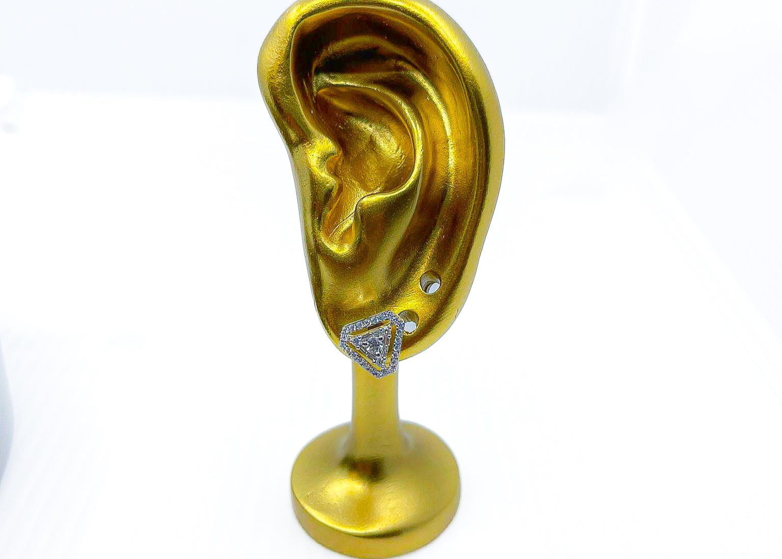 Stellar Drop Earrings – 18k Gold, 0.57 Carat Diamond