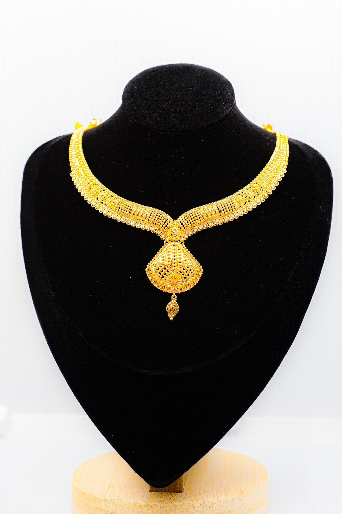 22k Gold Necklace 25.32 g