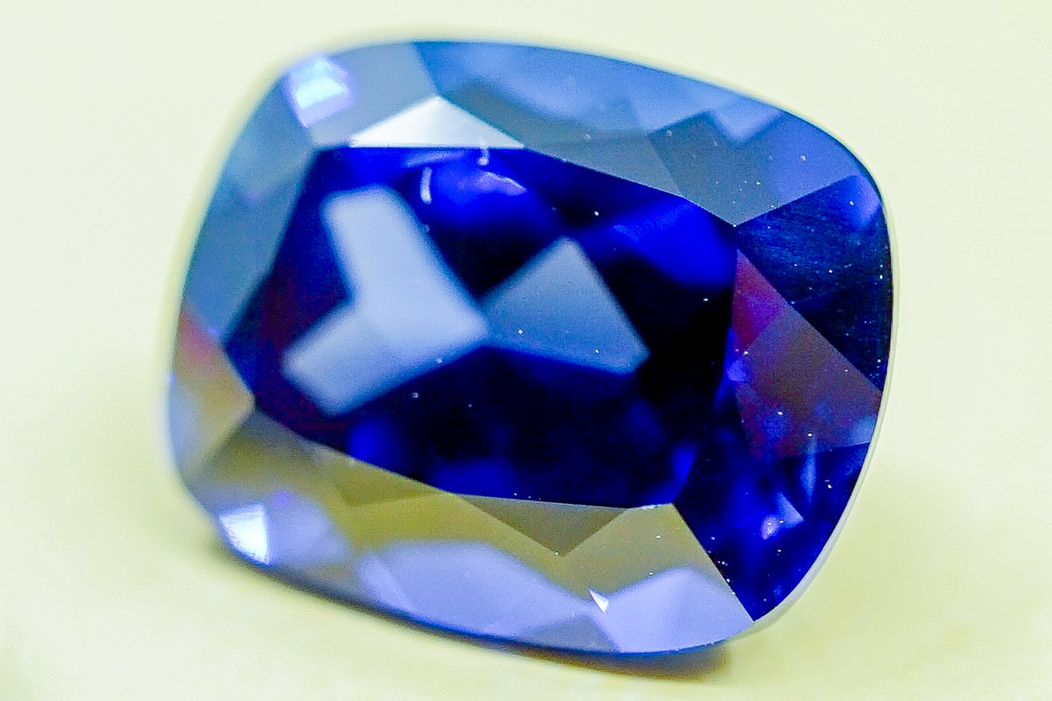 2 Blue Sapphire 1.37 g