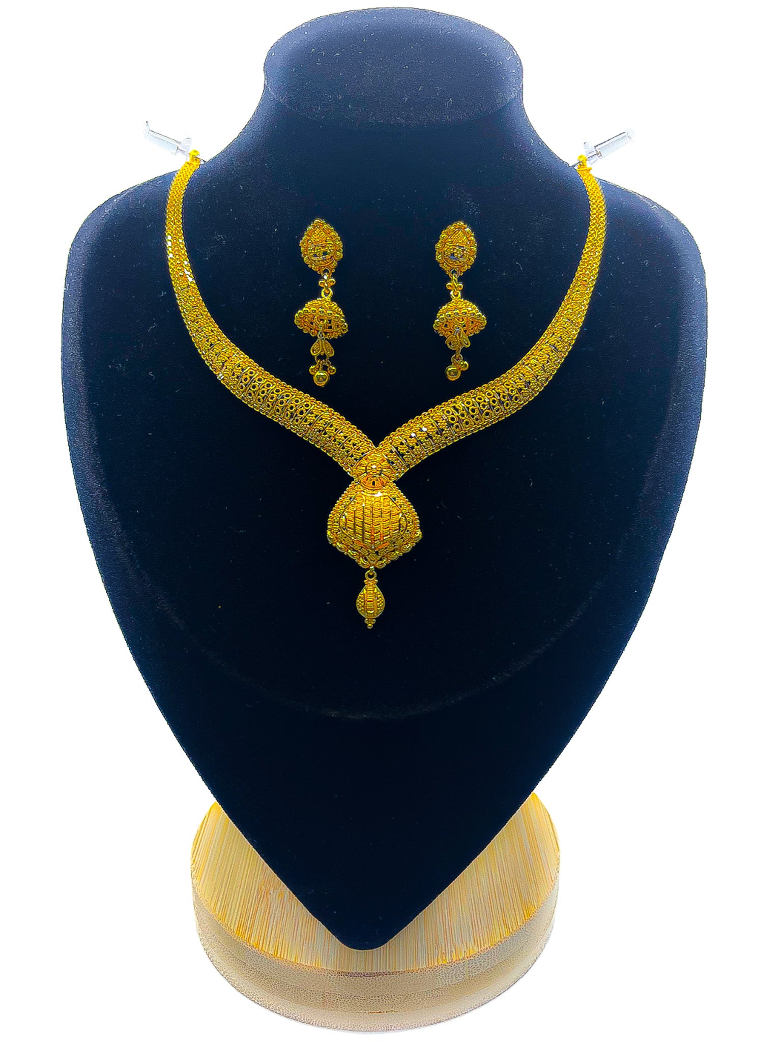 22k Gold Necklace w/ Earing set 23 g