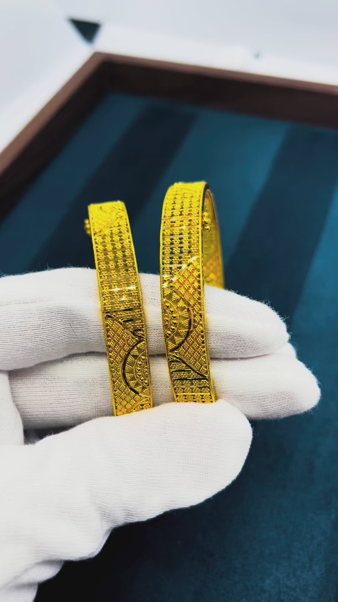 22k Gold bangal 37.87 g 2PCS