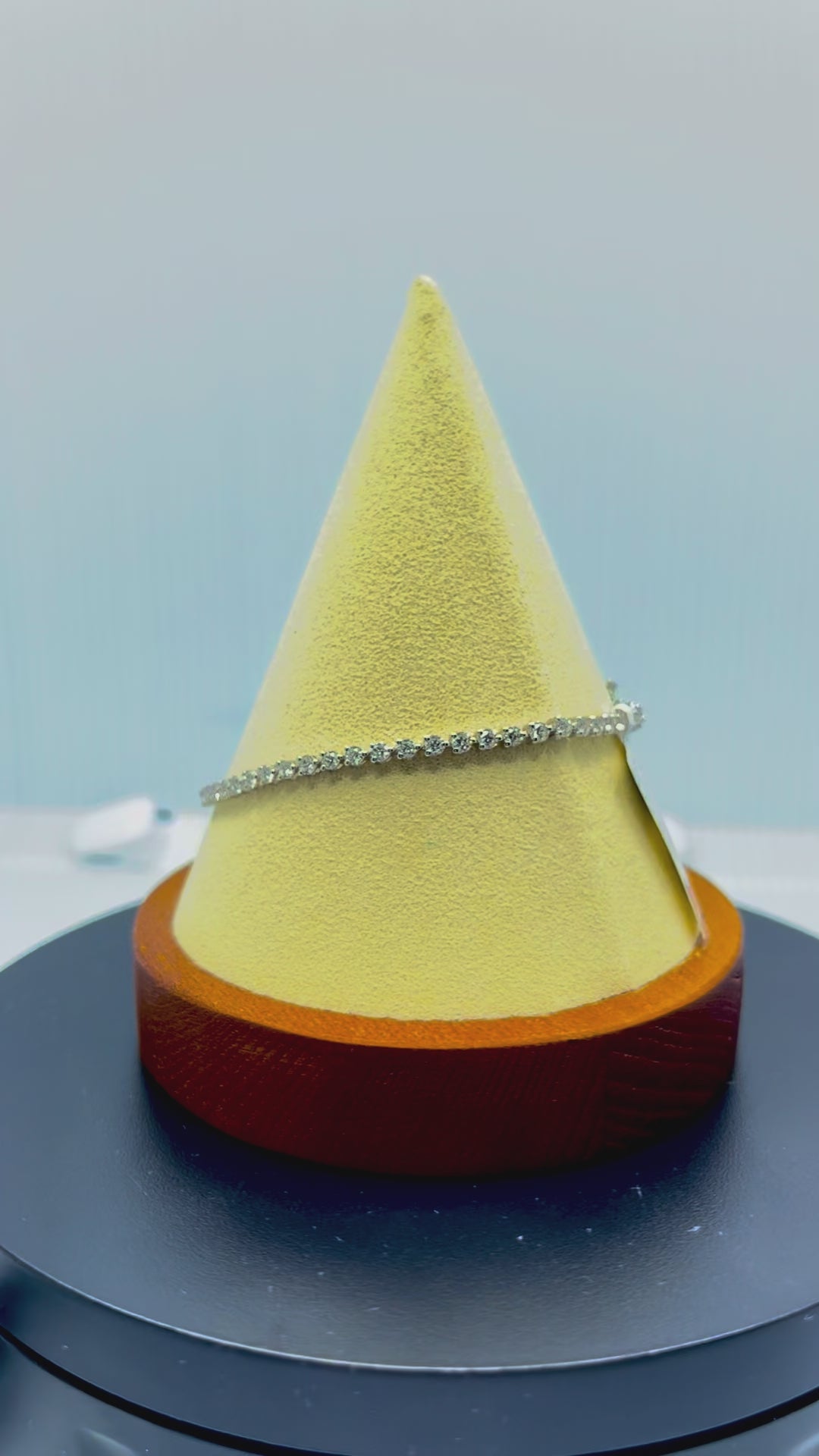 Diamond Bracelet 18k White Gold (DIA WT - 2.99 Carats GR WT - 6.85 g) {58PCS}