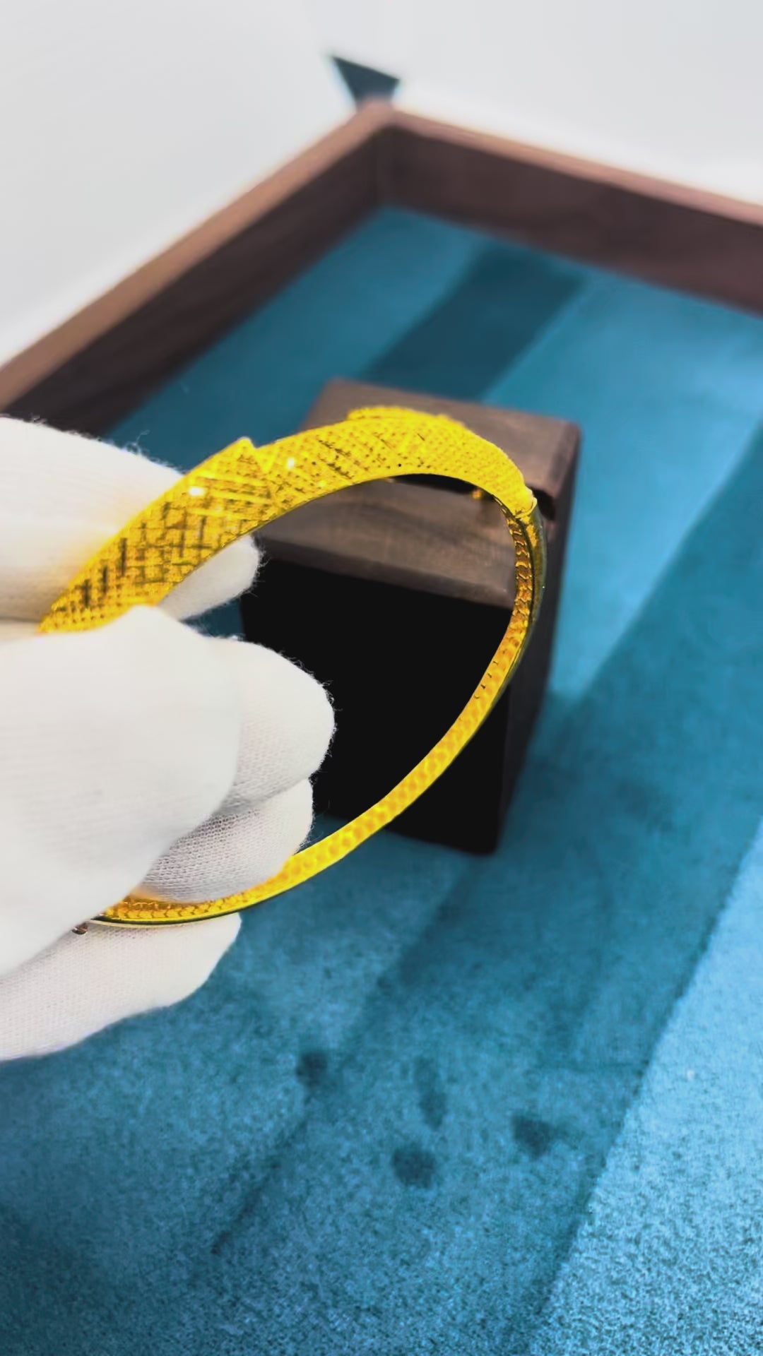 22k Gold bracelet W/ Ring Set 9.00 g