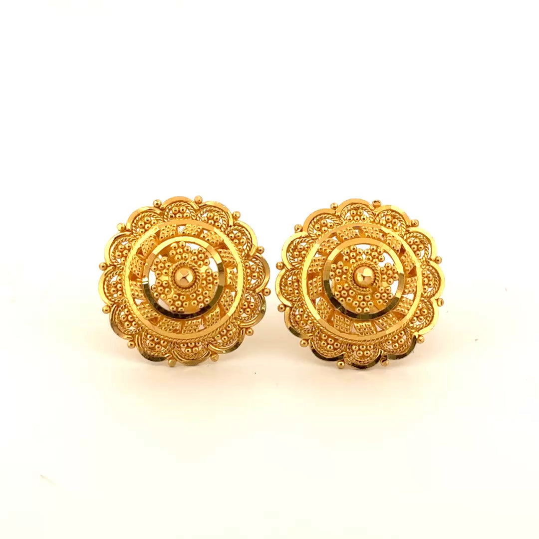 Studs wt. 4.80