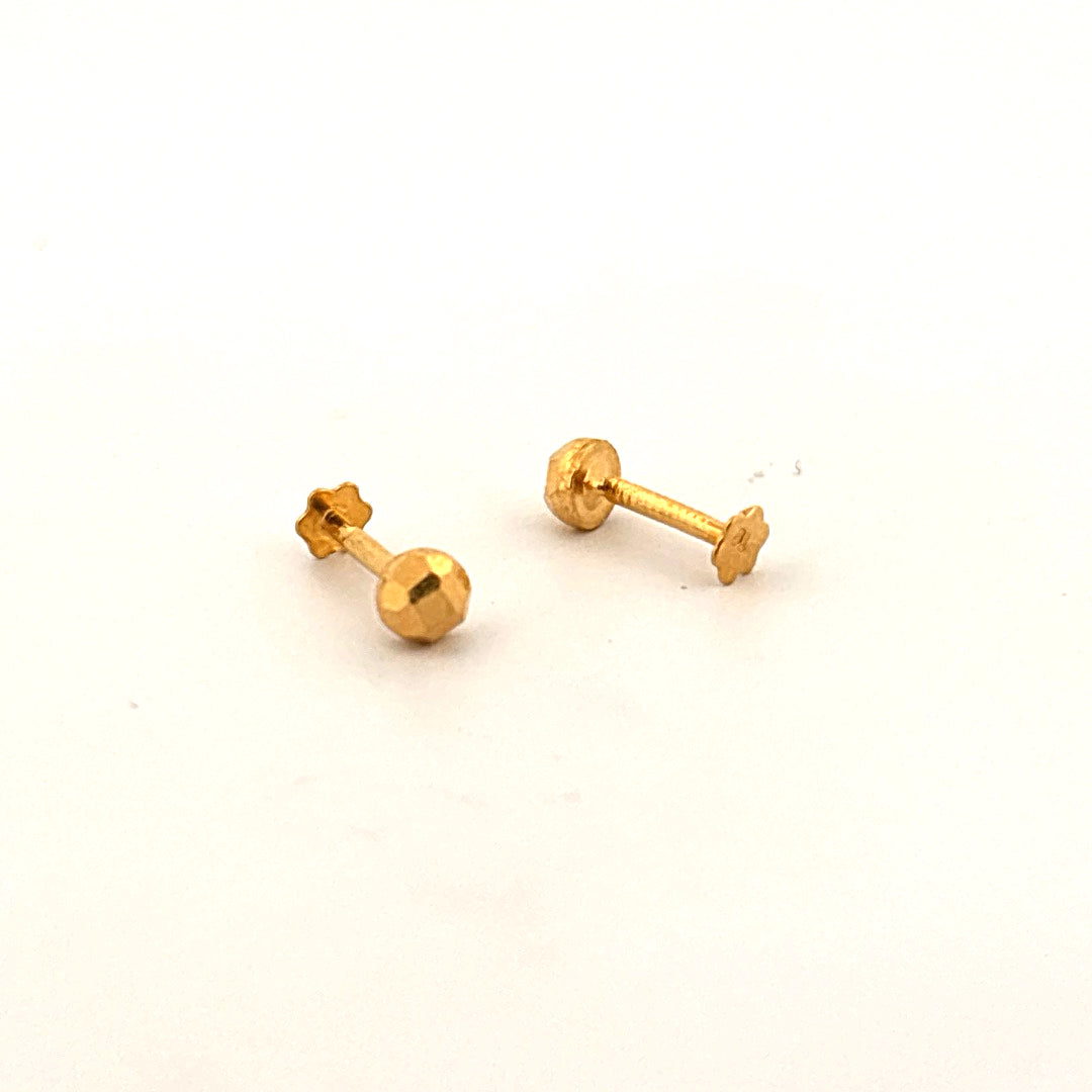 Studs wt 0.56 g