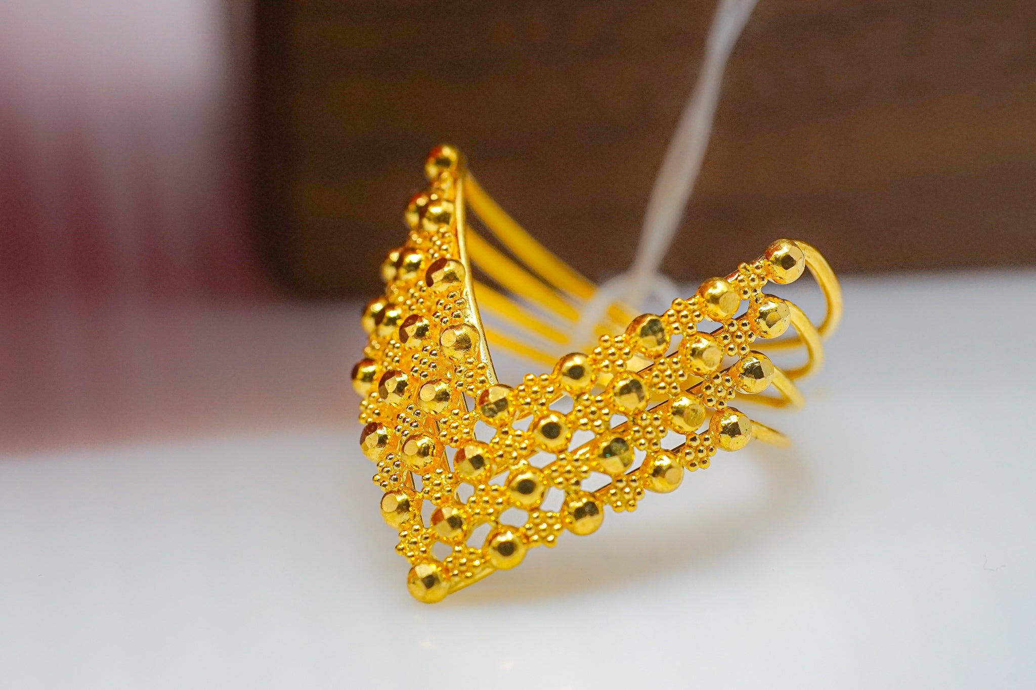 22K gold chevron V-shaped beaded statement ring (4.90g)