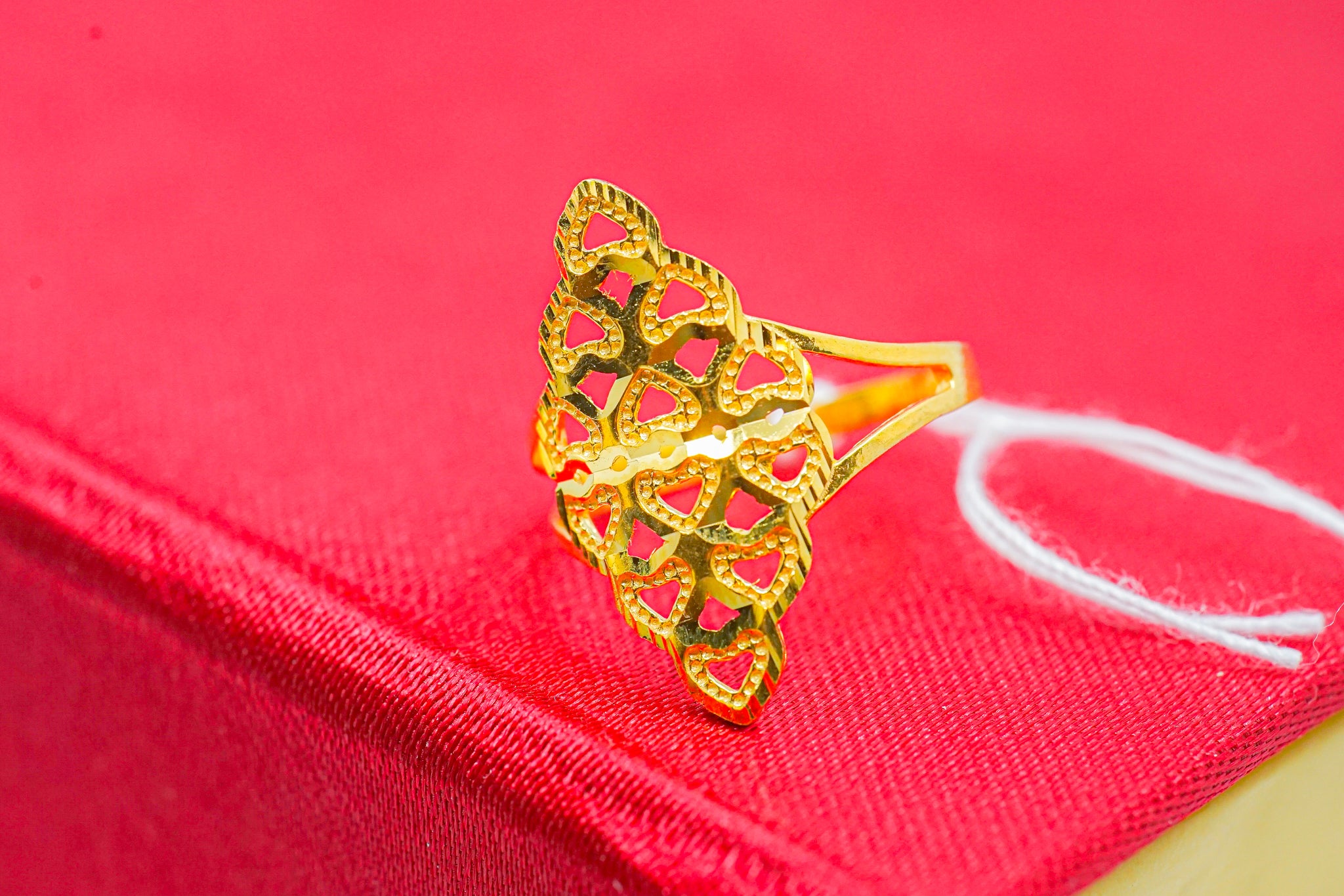 22K yellow gold heart filigree statement ring, front view