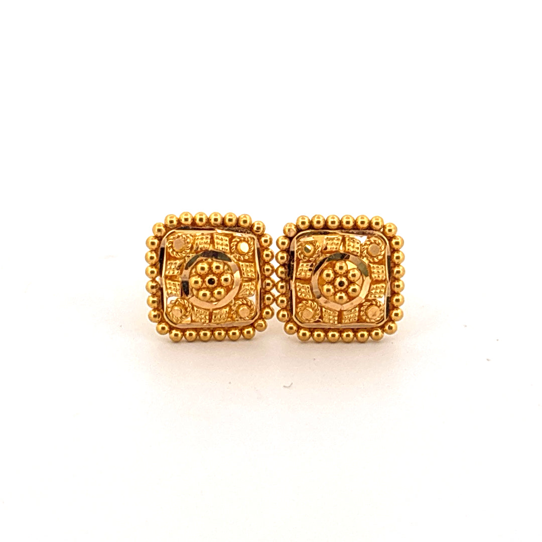 Studs wt. 3.65