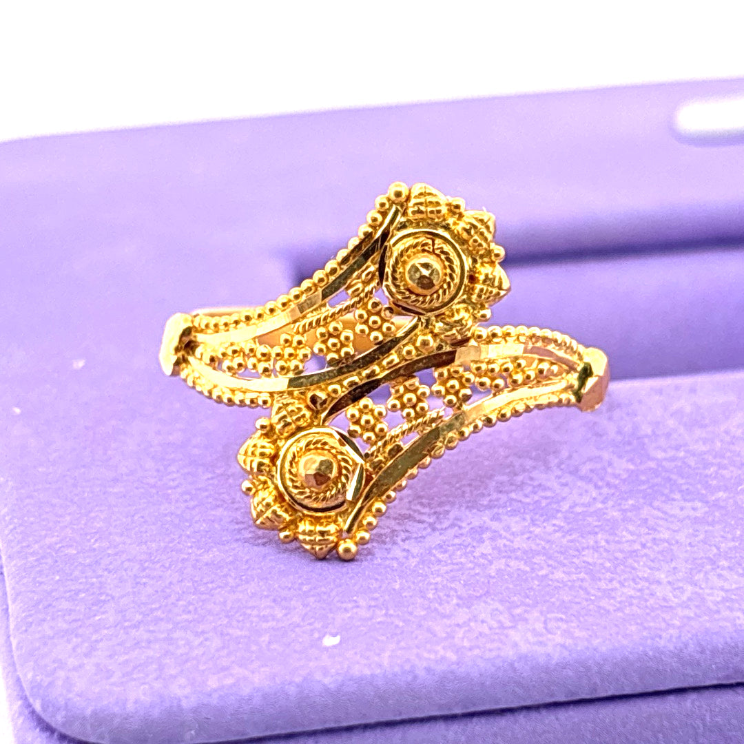 22k gold ring wt 2.04