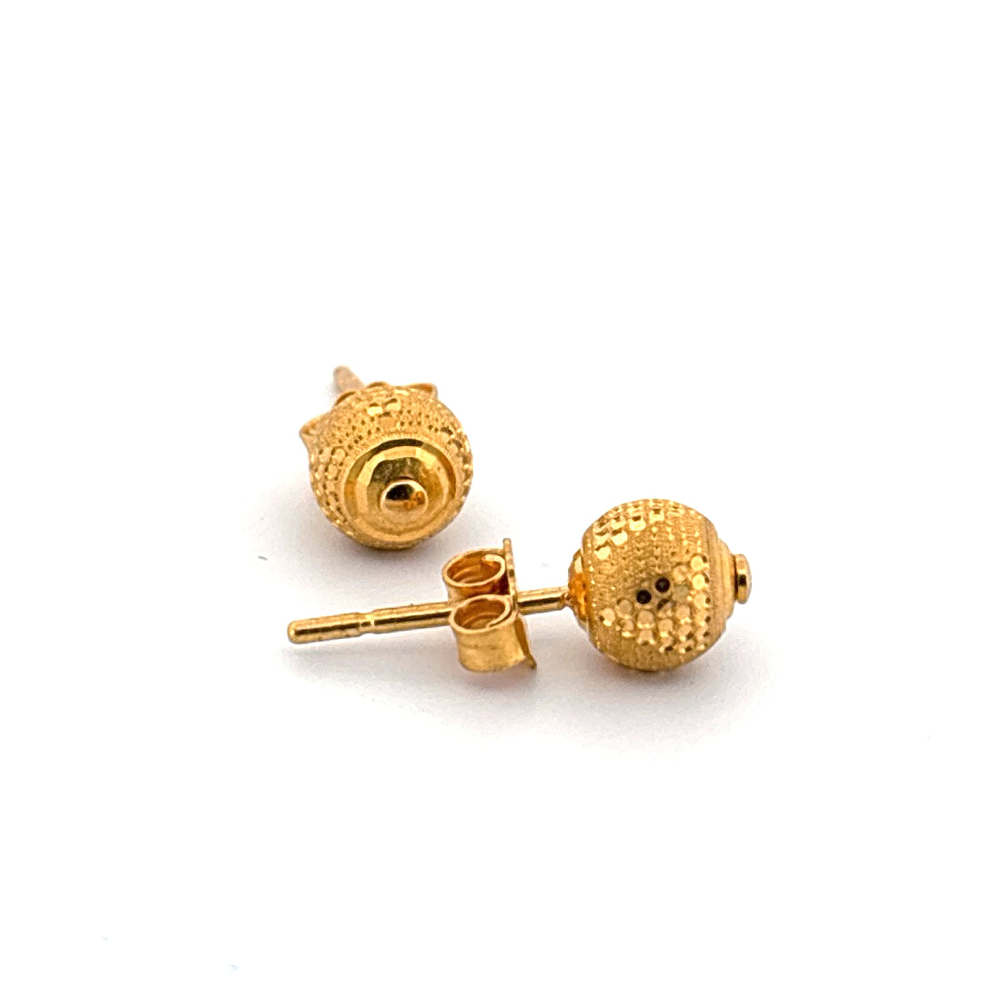 22K Gold Stud Earrings wt. 2.51g