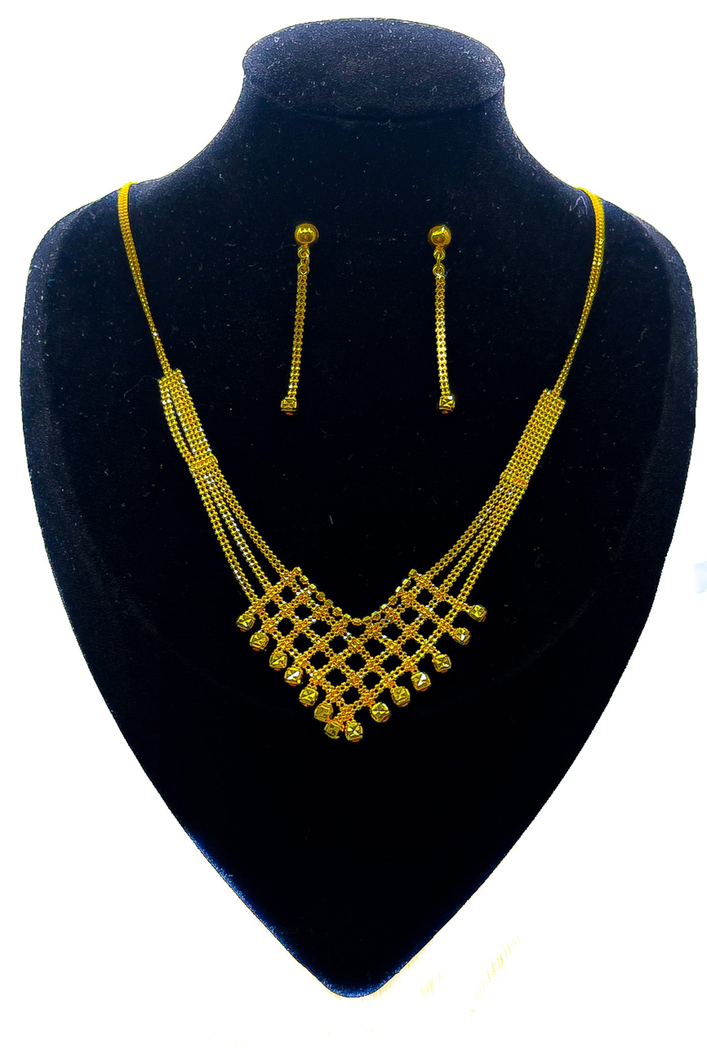 22K gold necklace and earrings set 14.73g on black velvet bust