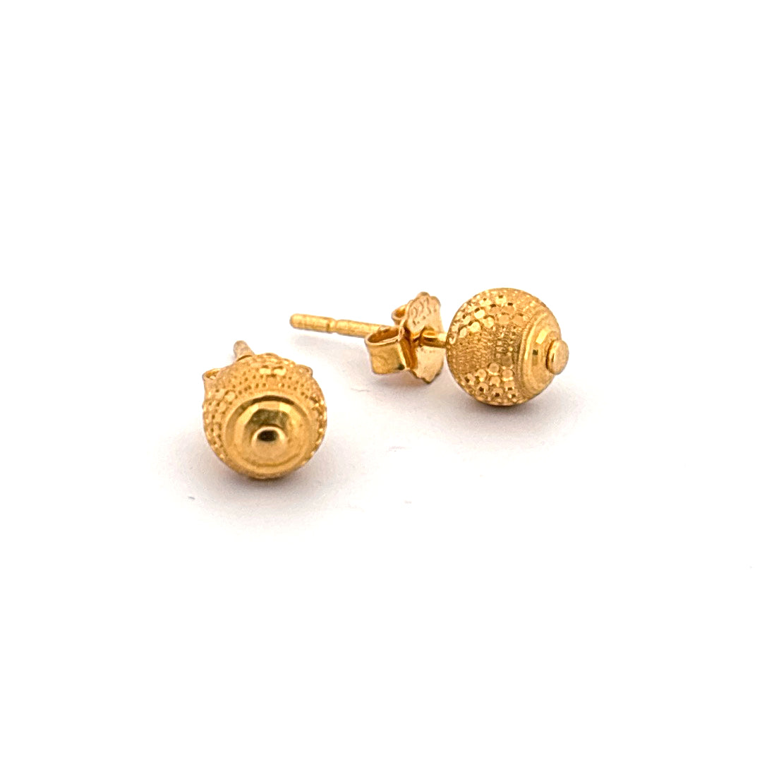 22K Gold Stud Earrings wt. 2.51g