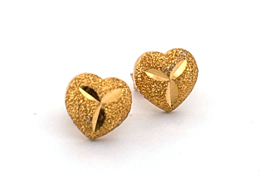 22k heart studs wt 2.12g