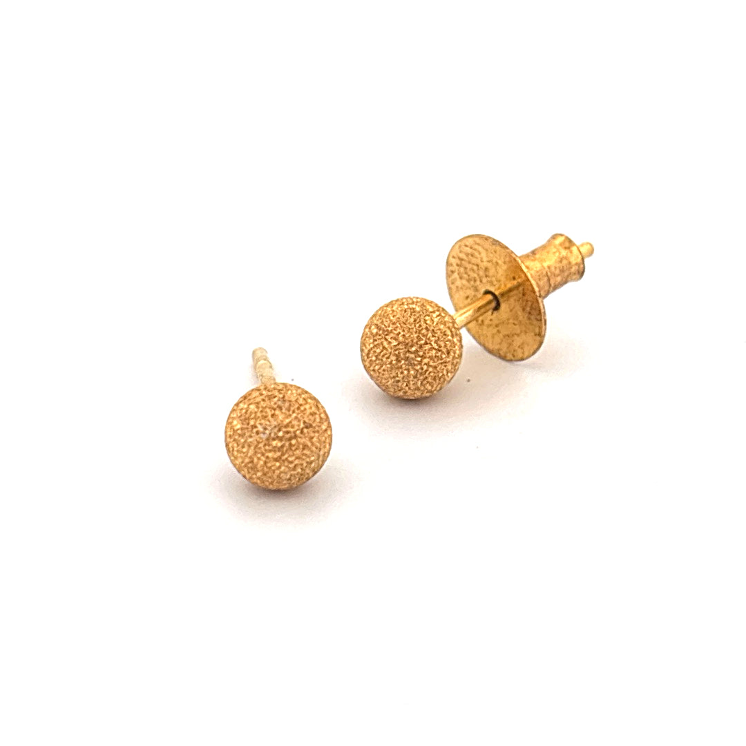 Studs wt 2.37