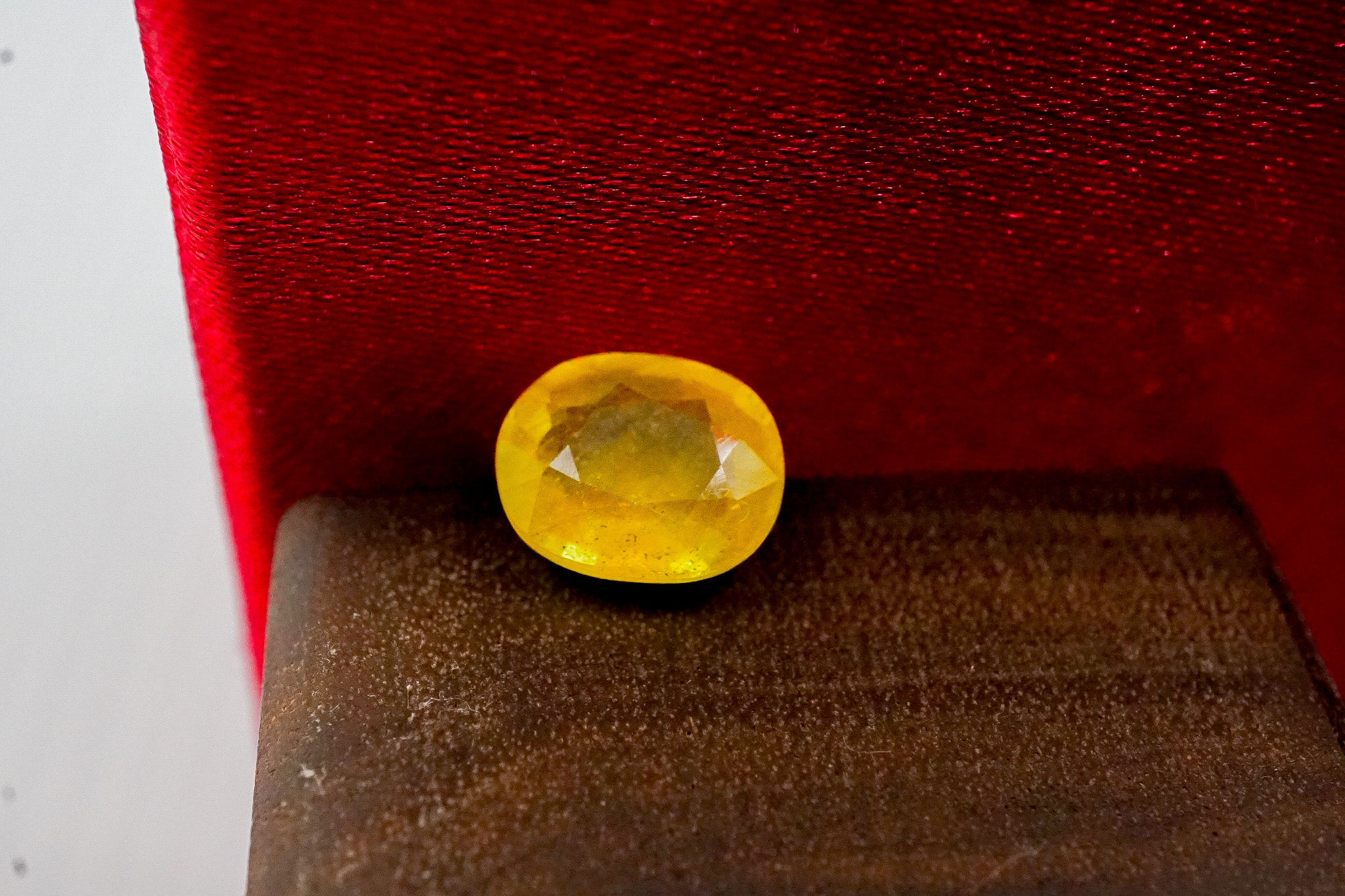 Yellow Sapphire 0.93 g