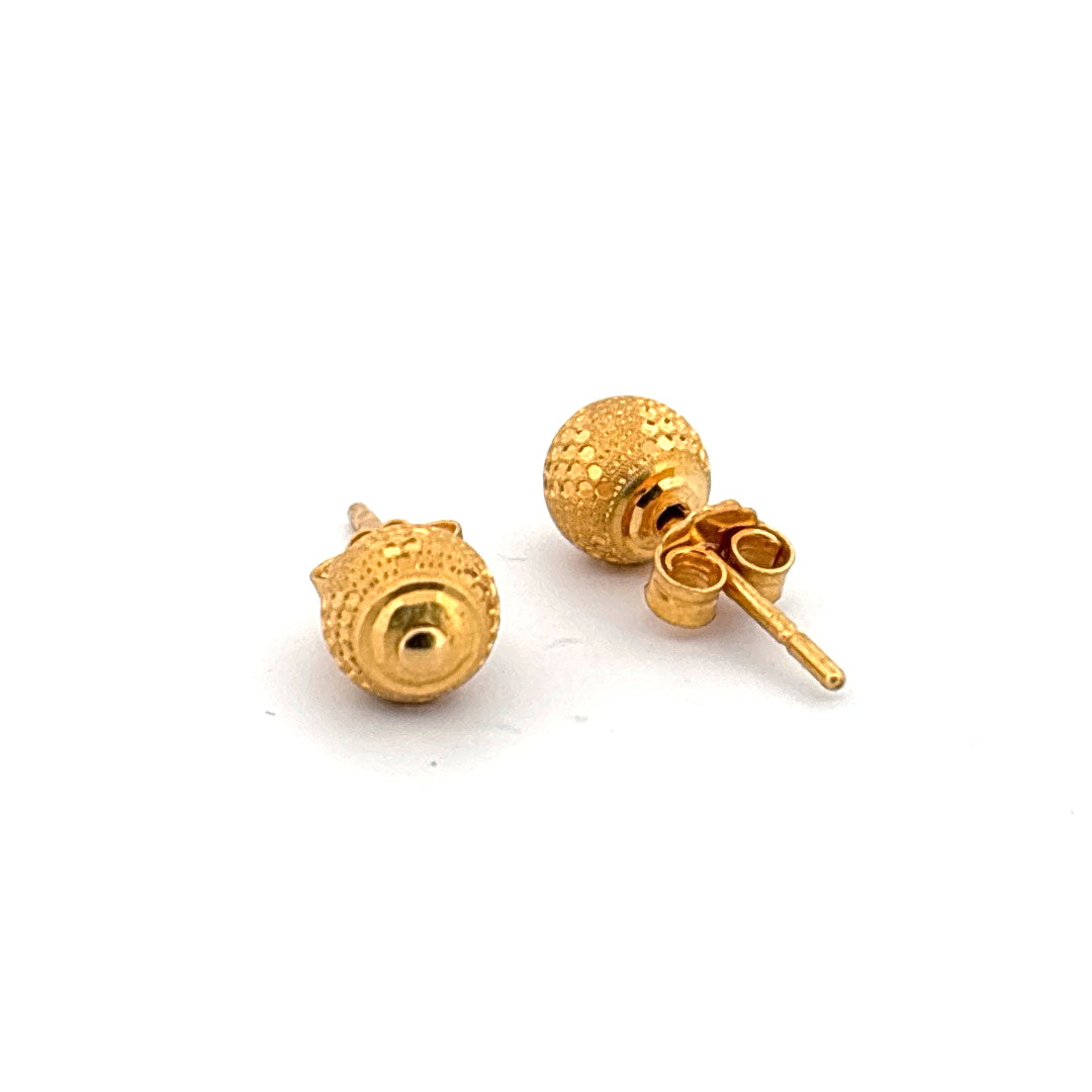 22K Gold Stud Earrings wt. 2.51g