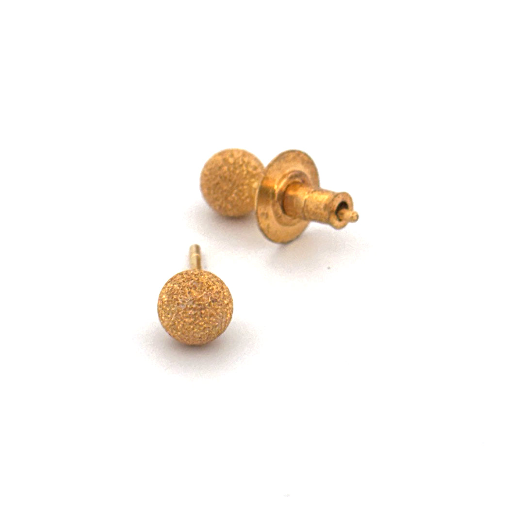 Studs wt 2.37