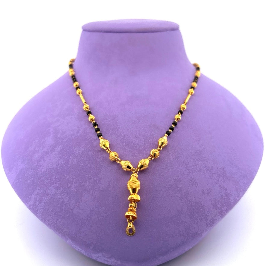 Gold mangalsutra wt 9.16