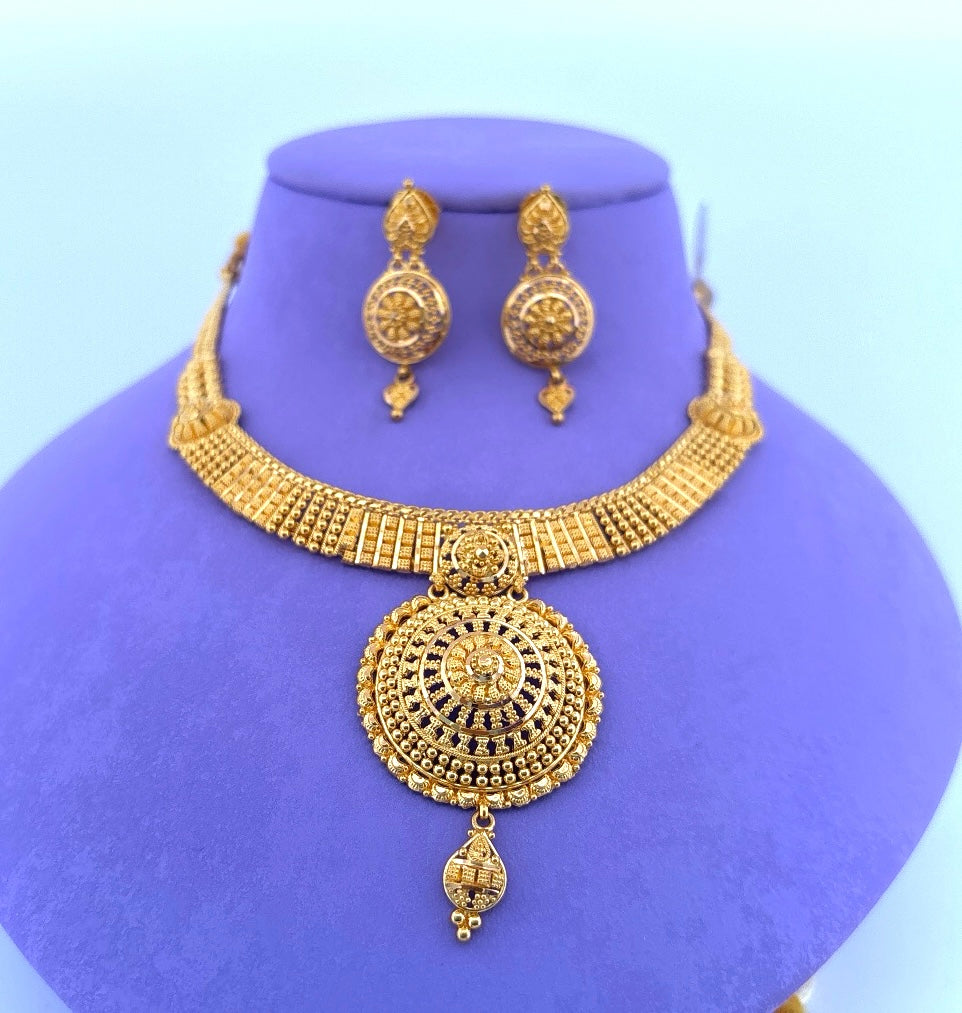 Gold necklace set wt 24.8
