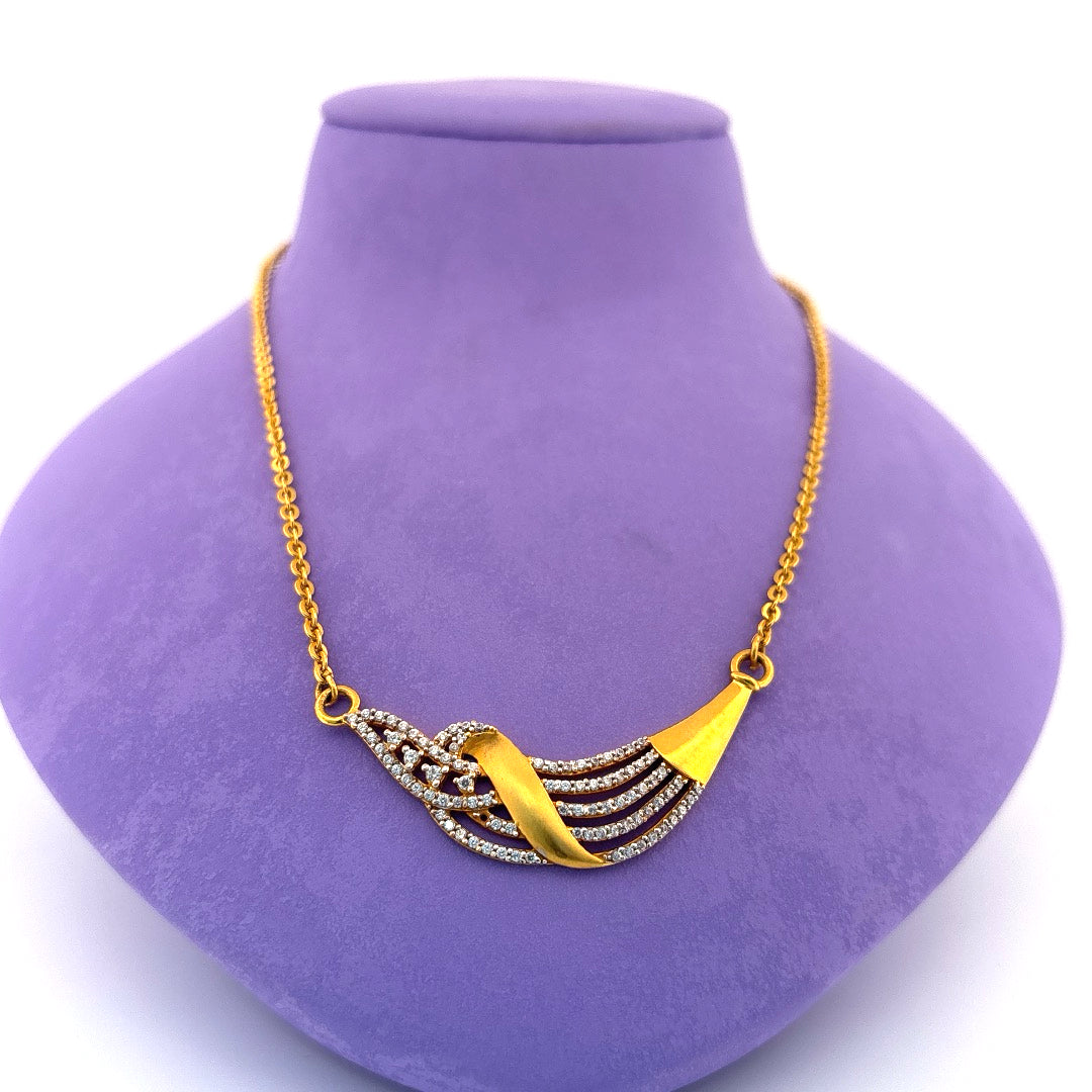 Gold chain wt 12.93