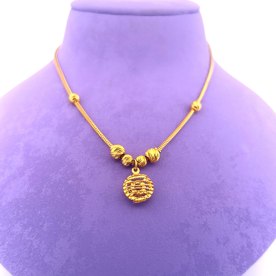 Gold chain wt. 6.48