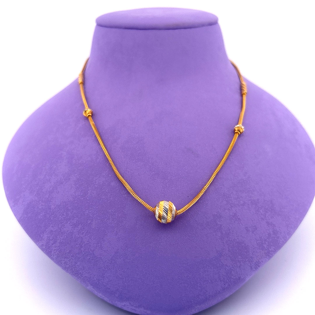 Gold chain wt 7.37