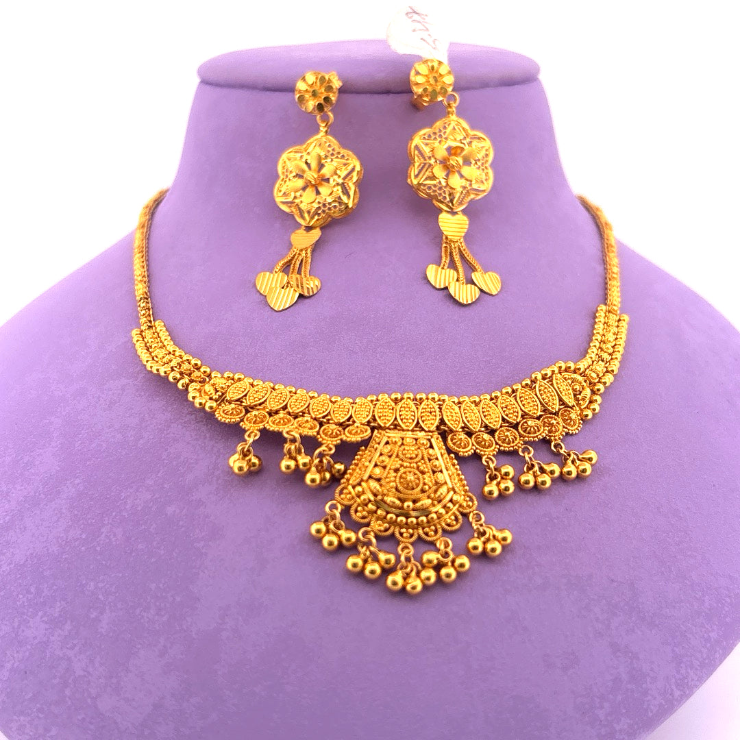 Gold chain set wt 26.1