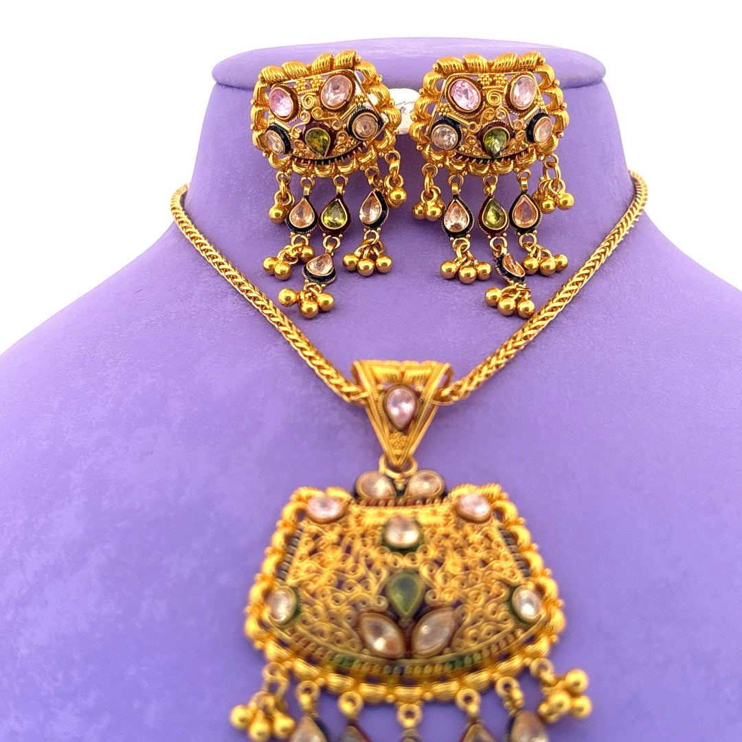 Gold Chain set wt 38.9