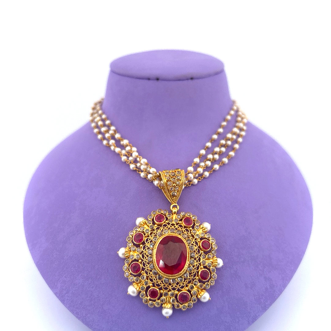 Gold chain set with ruby wt 50g