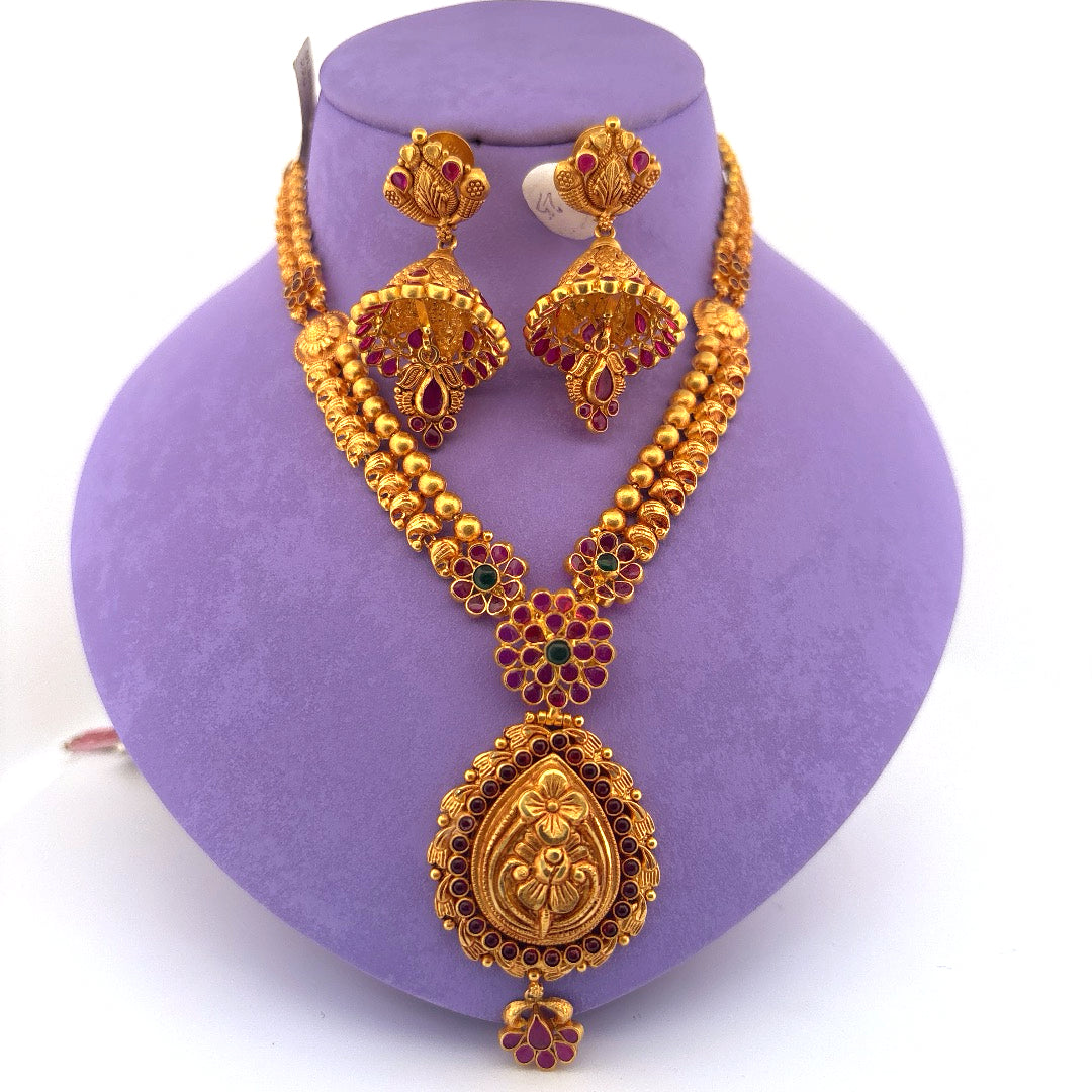 Gold chain wt 38.25