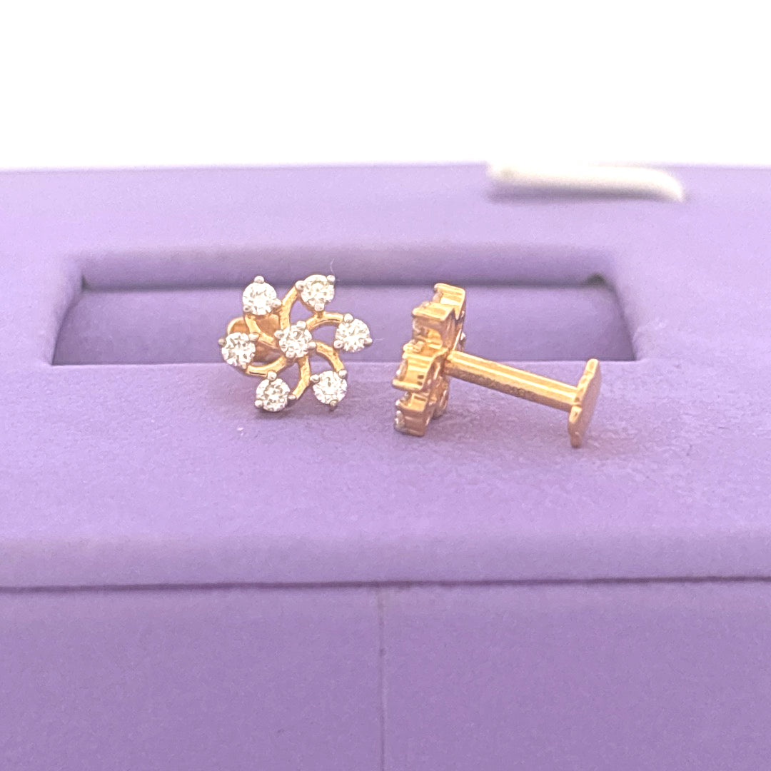 Diamond studs wt 1g