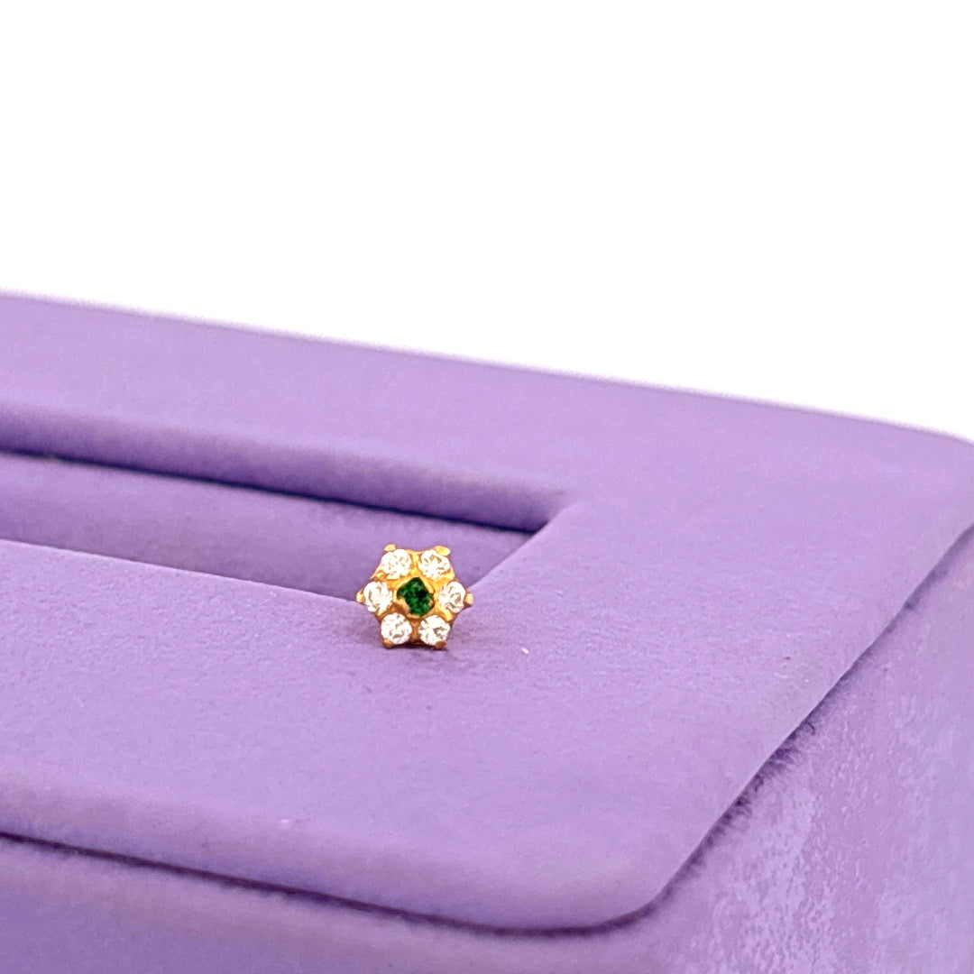 Floral nose pin with green Center