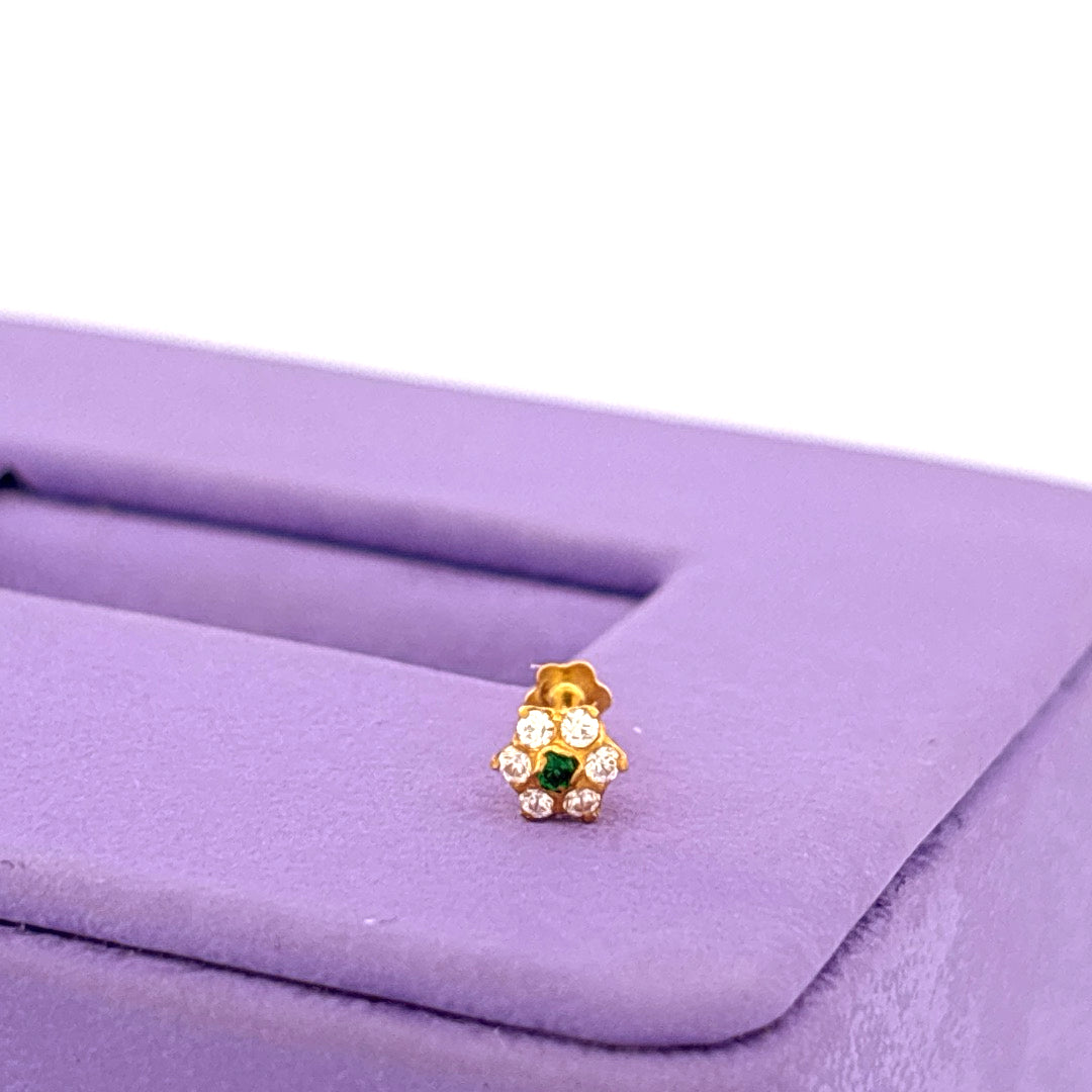 Floral nose pin with green Center