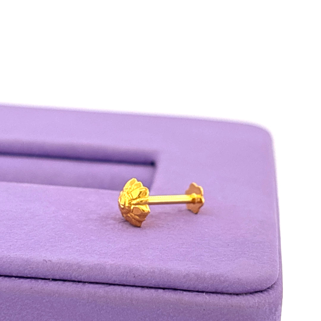 Gold floral nose pin