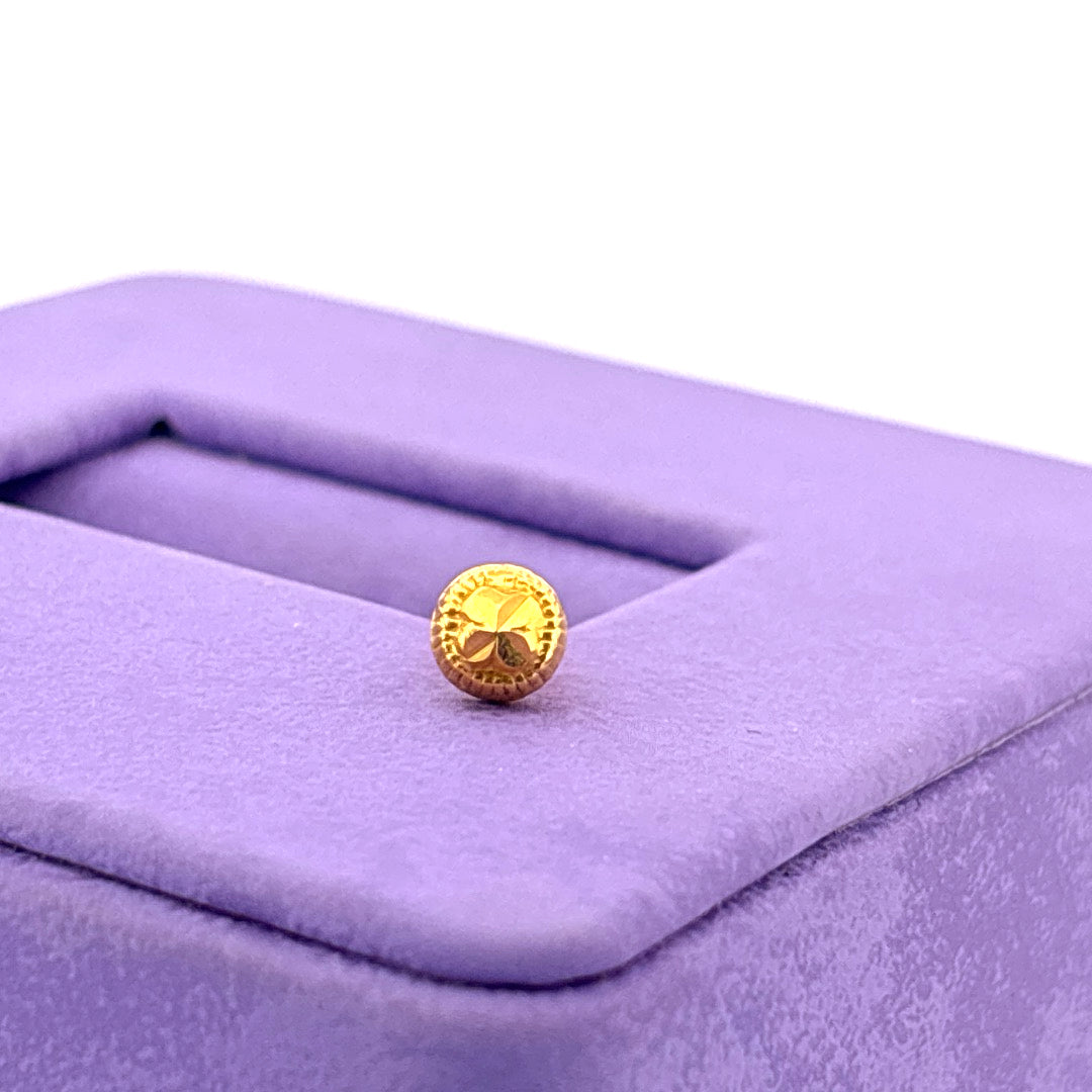 Leaf detailed nose pin