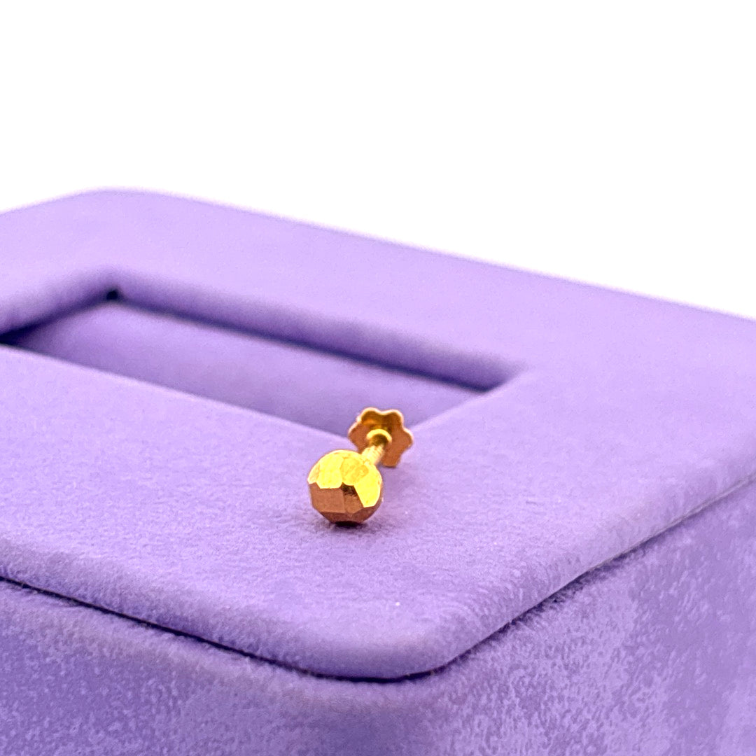 Textured nose pin