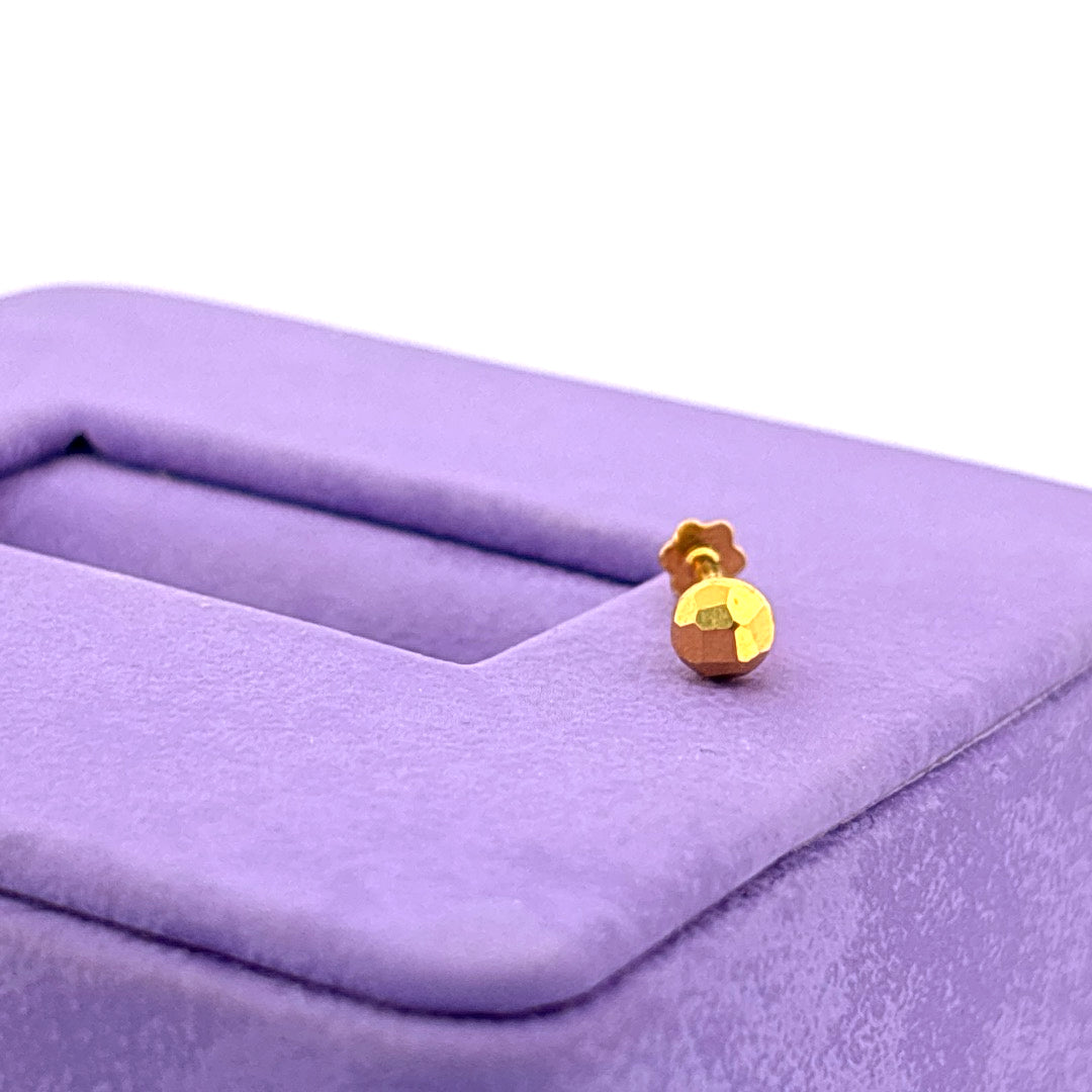 Textured nose pin