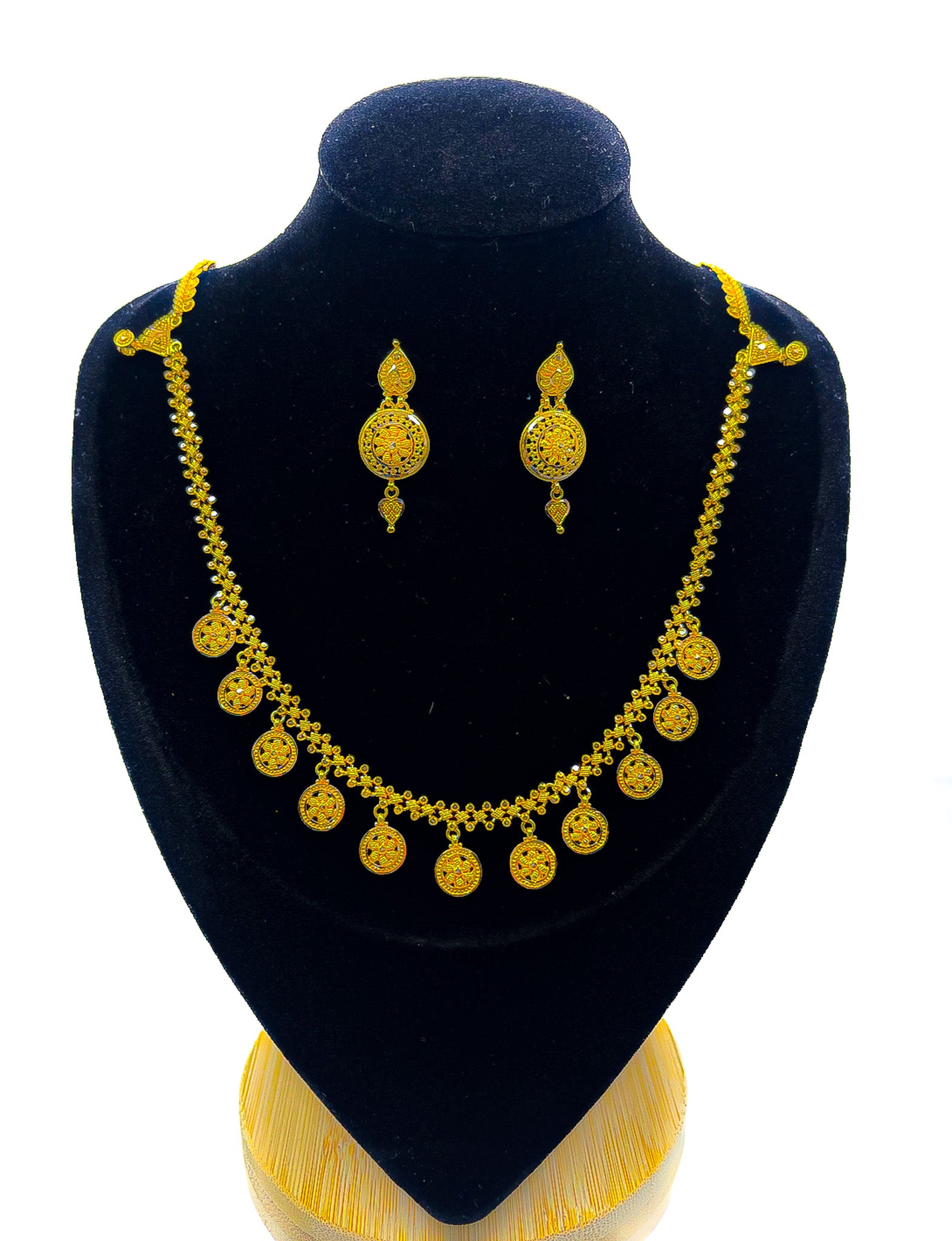 22k Gold Necklace w/ Earing set 30.12 g