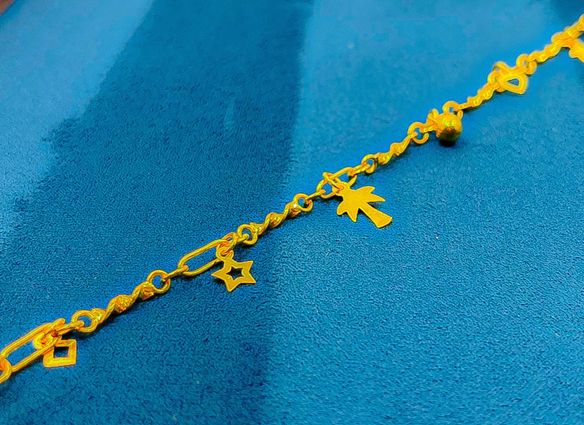 22k Gold bracelet 5.75 g