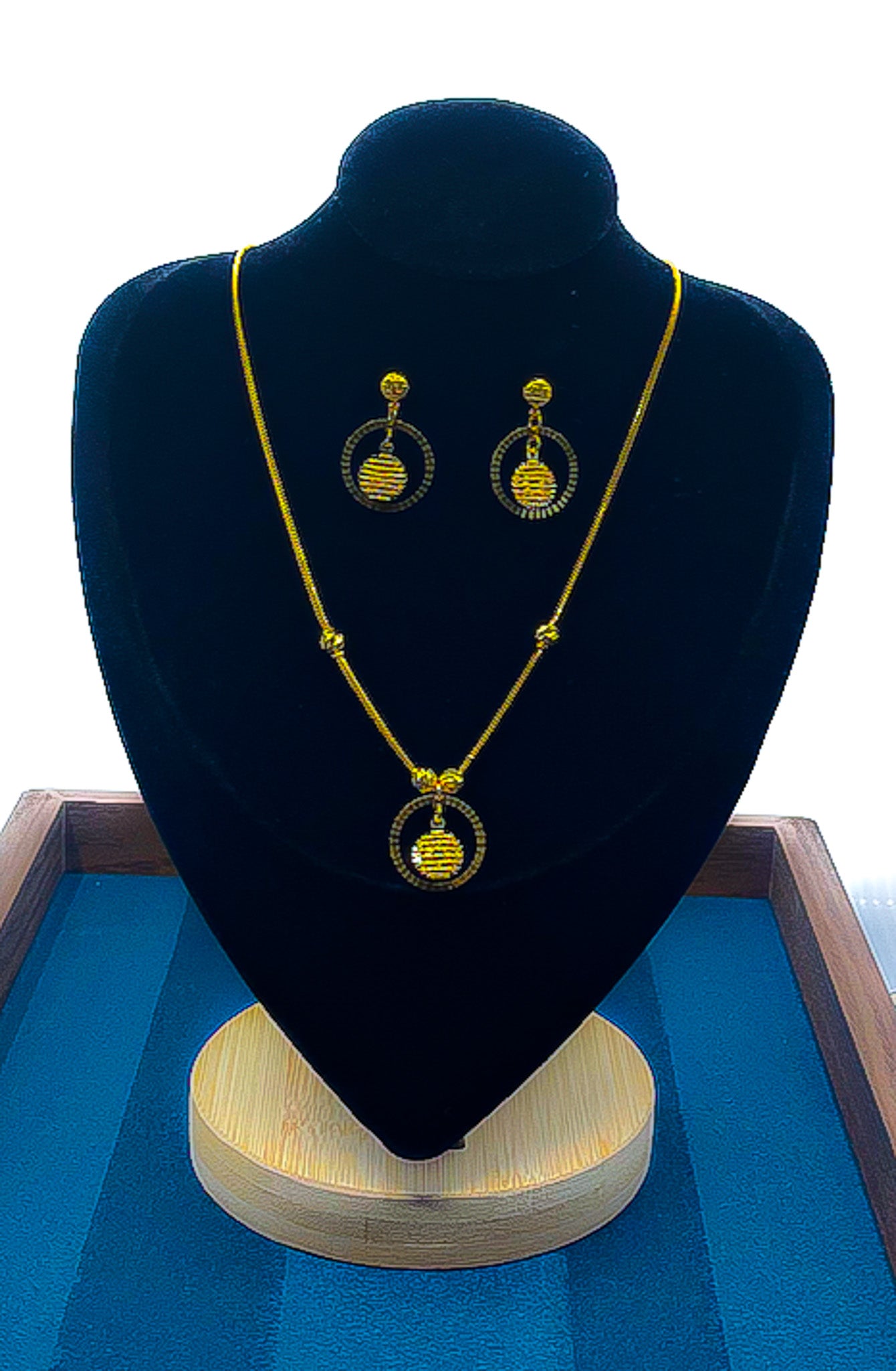 22k Gold Necklace W/ Earring 12.00 g