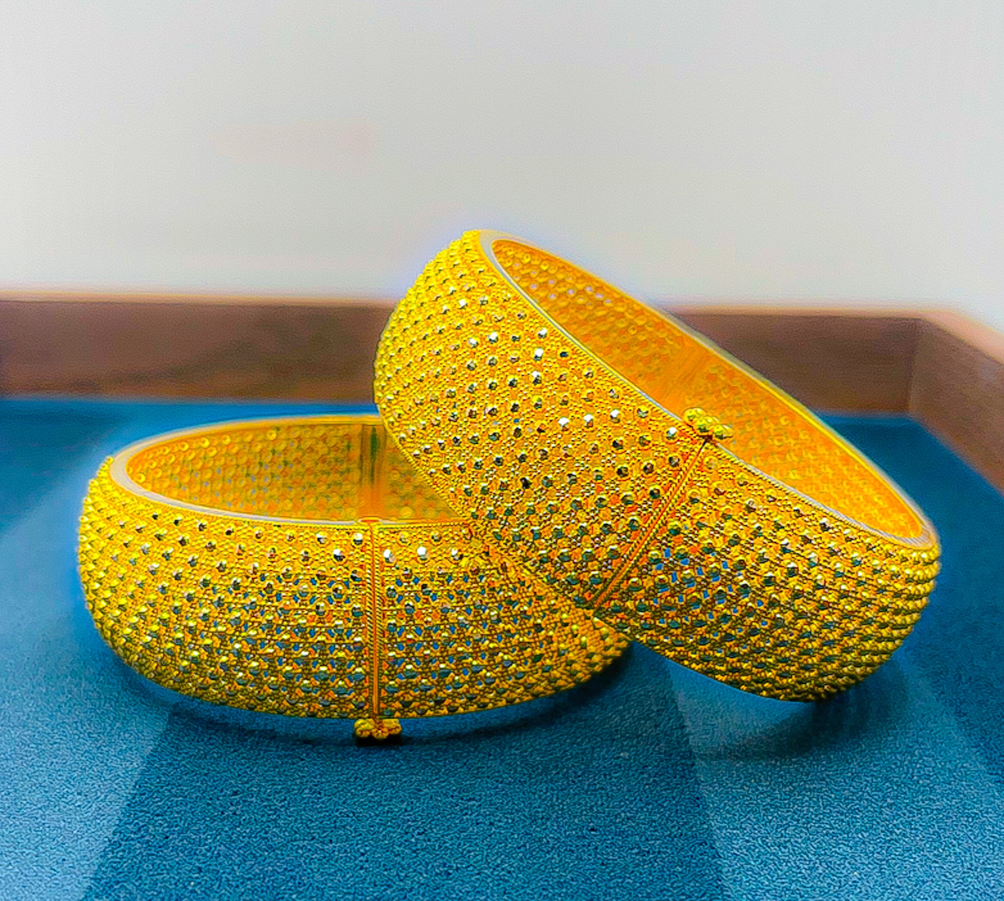 22k Gold bangal 84.31 g 2PCS
