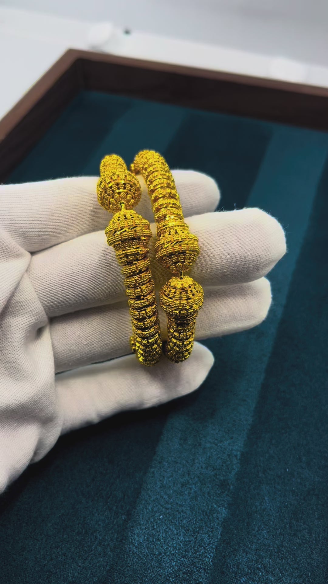 22k Gold bangal 60.11 g 2PCS