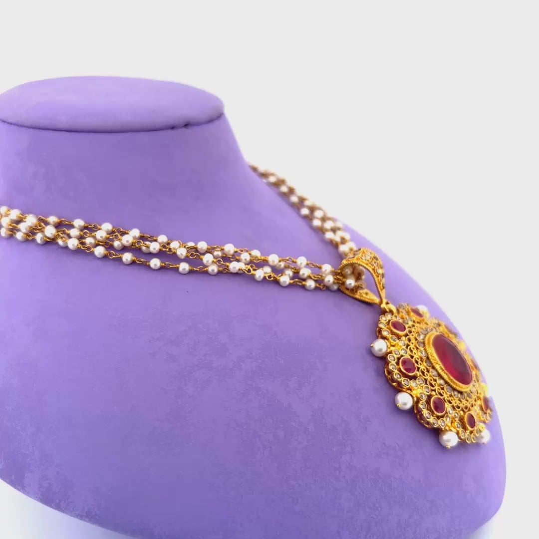 Gold chain set with ruby wt 50g