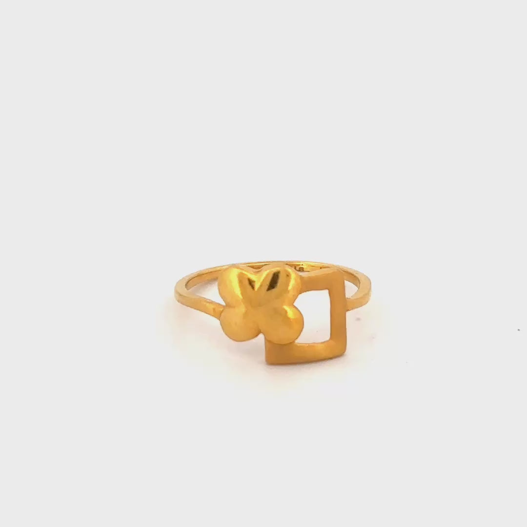 22K Gold Kids Ring wt 1.36g