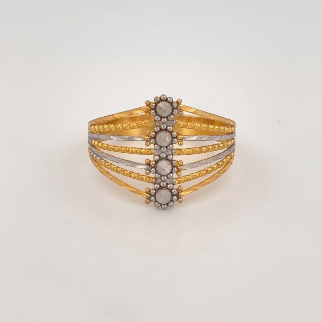 22k two tone Gold ring wt 2.68