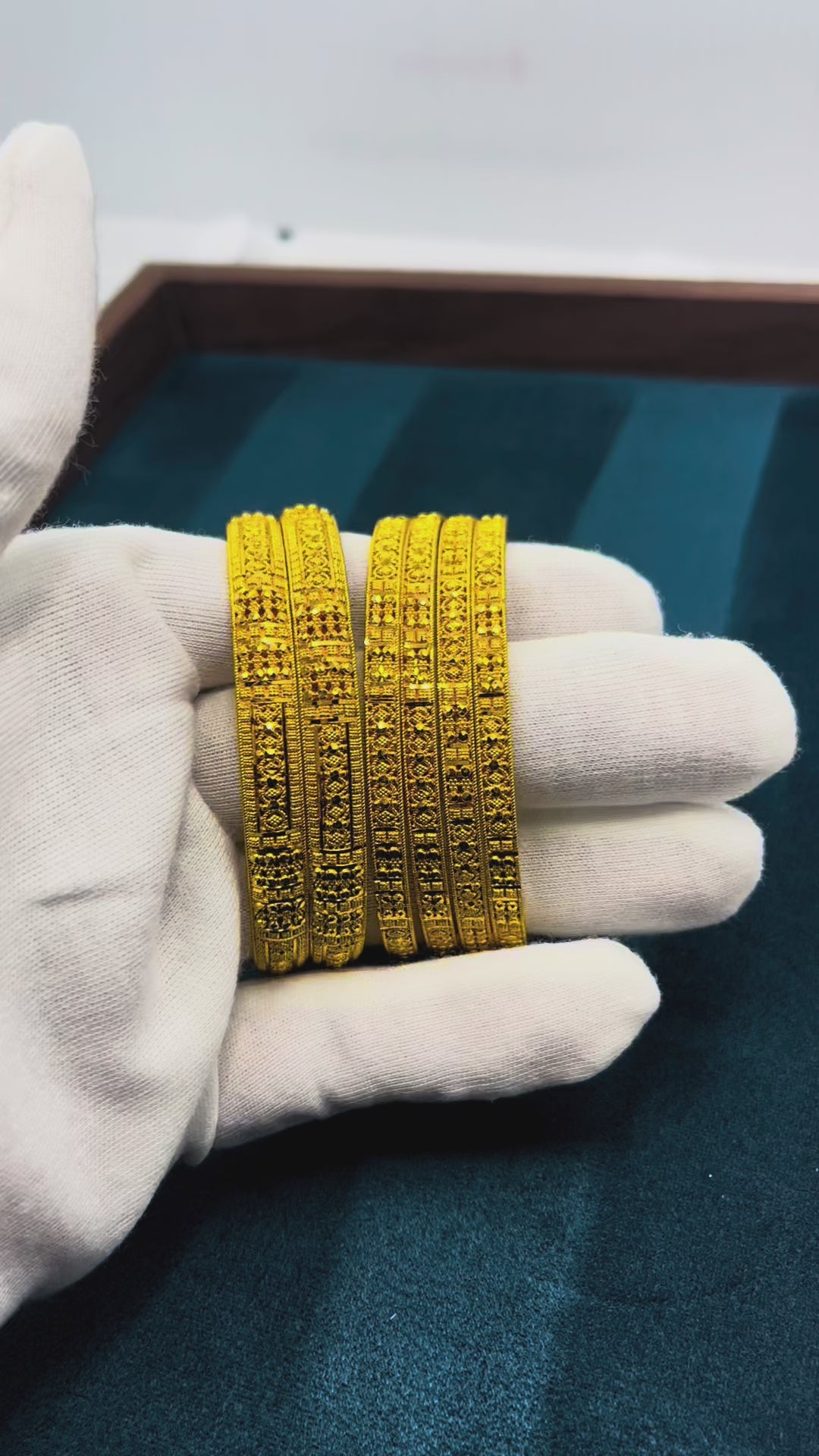 22k Gold bangal 85.74 g 6PCS