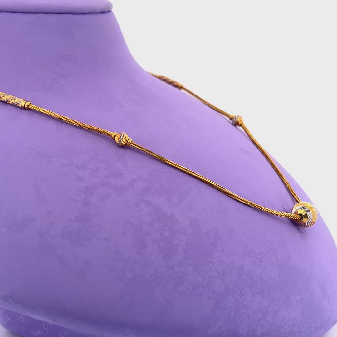 Gold chain wt 7.37