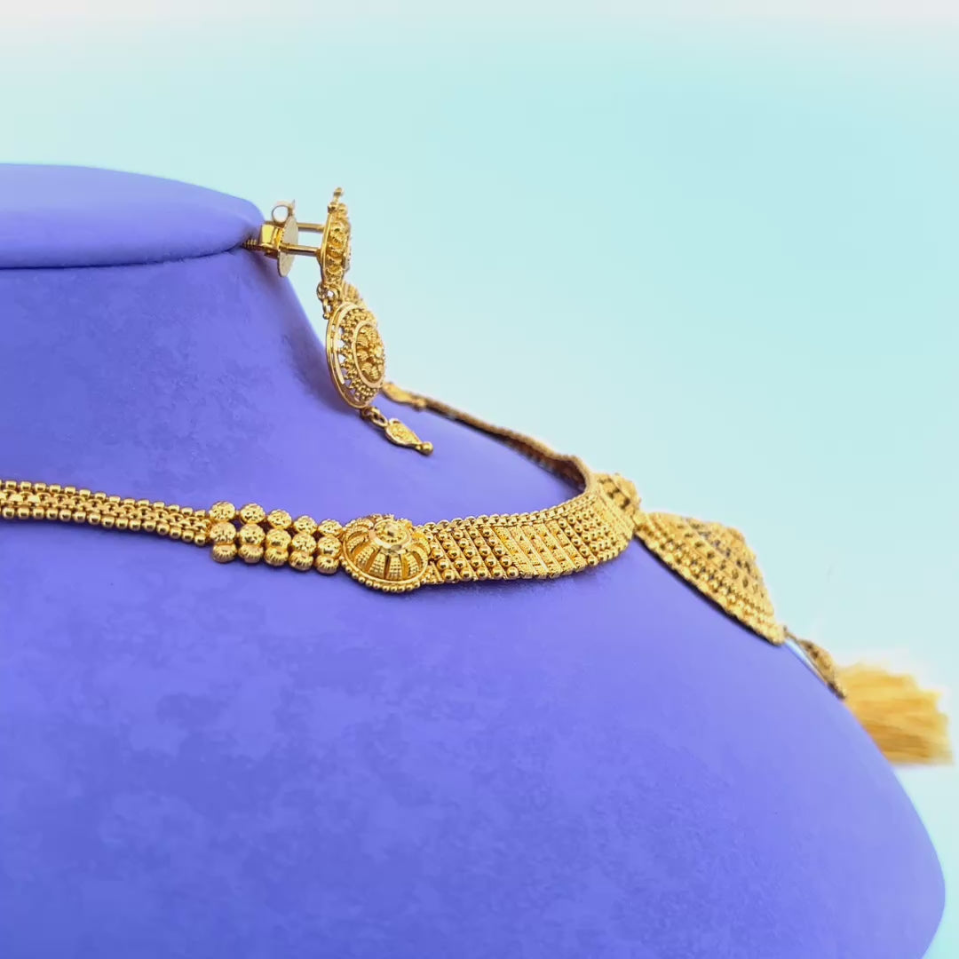 Gold necklace set wt 24.8