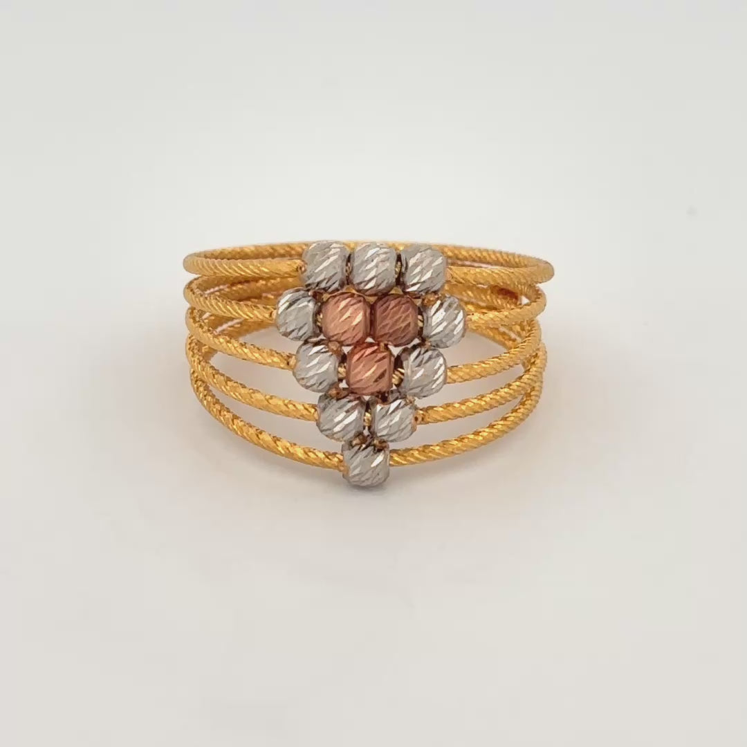 22k three toned Gold ring wt. 4.17g