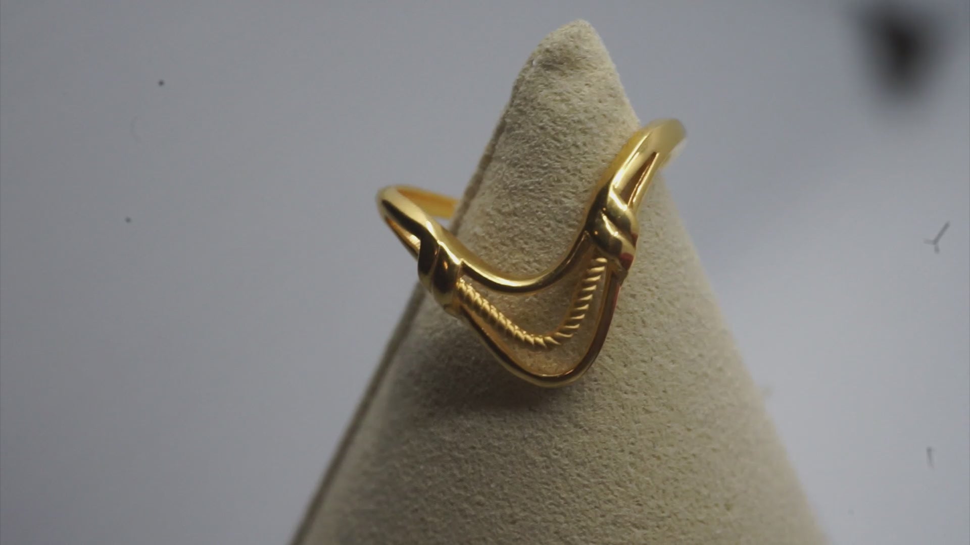 22k Gold Ring 2.39 g